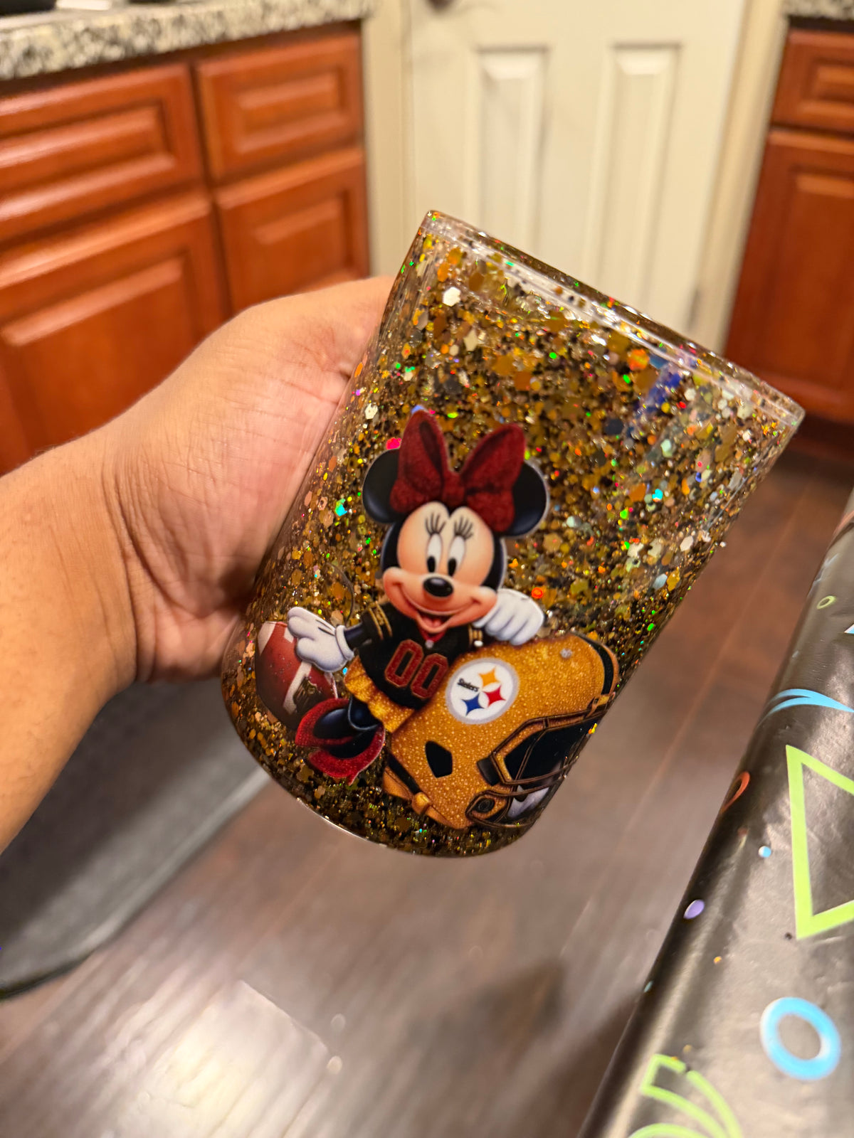 “Minnie Steelers” Sip